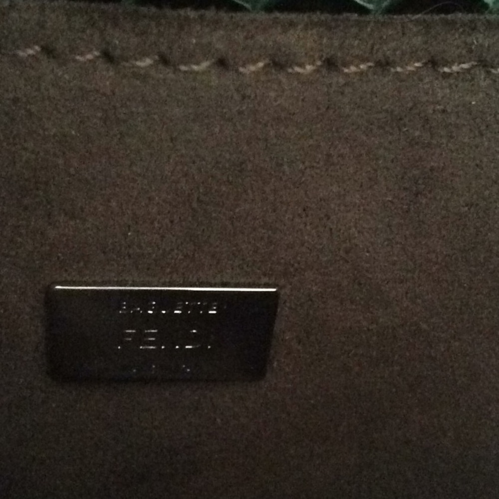 🥳🎉HOST PICK‼️🥂🎊 LTD Fendi🐍Baguette MicroWave Crossbody Bag! - Picture 10 of 15